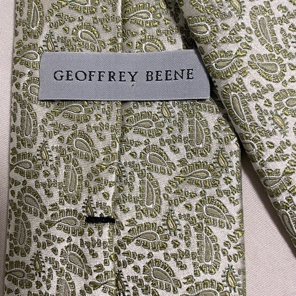 Geoffrey Beene 100% silk mens paisley green floral business neck tie elegant - Picture 6 of 8